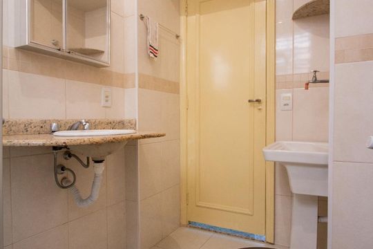 Banheiro de apartamento para alugar com 1 quarto, 31m² em Flamengo, Rio de Janeiro