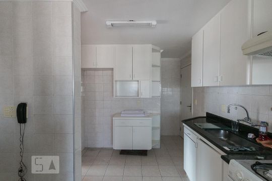 Cozinha de apartamento para alugar com 3 quartos, 95m² em Vila Santo Estéfano, São Paulo