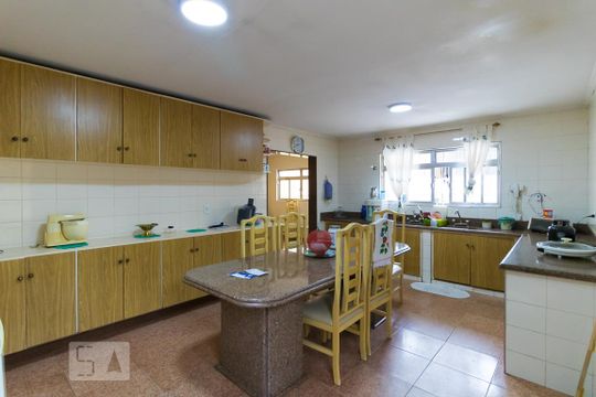 Cozinha de casa à venda com 5 quartos, 440m² em Vila Carmosina, São Paulo