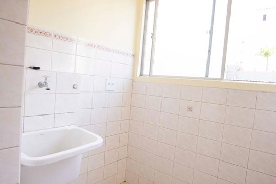 lavanderia de apartamento à venda com 2 quartos, 64m² em Jardim das Bandeiras, Campinas