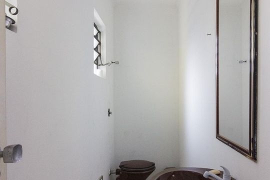 Lavabo de casa à venda com 4 quartos, 197m² em Vila Carbone, São Paulo