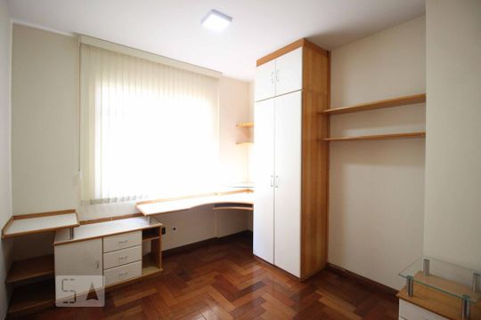 Quarto 1 de apartamento para alugar com 3 quartos, 115m² em Santa Efigênia, Belo Horizonte