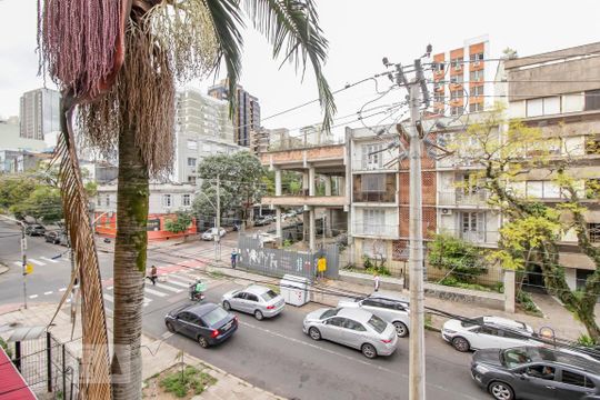 vista Sala de apartamento para alugar com 1 quarto, 50m² em Rio Branco, Porto Alegre