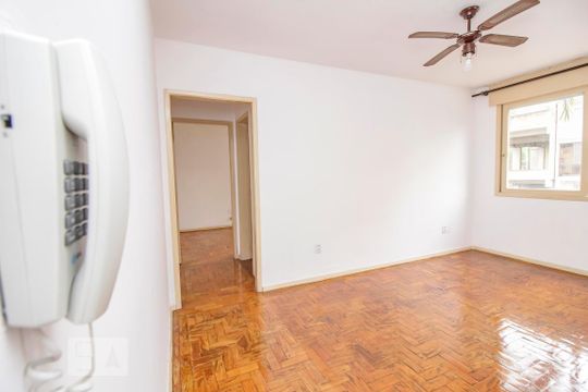 Sala de apartamento para alugar com 1 quarto, 50m² em Rio Branco, Porto Alegre