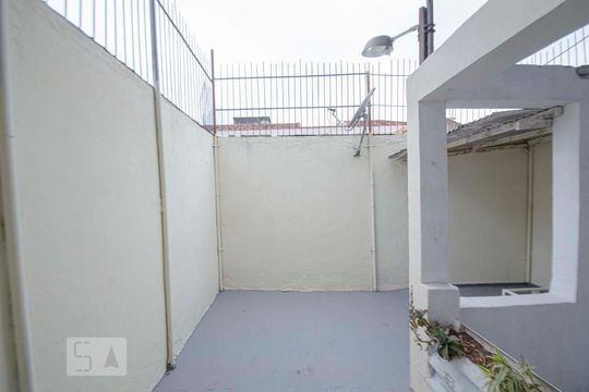 Área Externa de casa para alugar com 3 quartos, 250m² em São Cristóvão, Rio de Janeiro