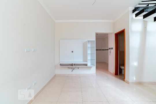 Sala de casa de condomínio para alugar com 2 quartos, 70m² em Vila Gustavo, São Paulo