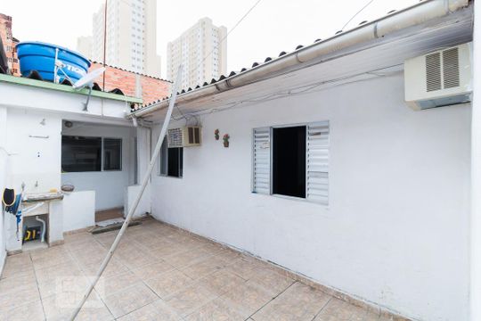 Quintal de casa à venda com 2 quartos, 80m² em Itaquera, São Paulo