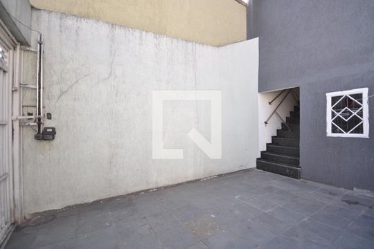 Garagem de casa para alugar com 2 quartos, 110m² em Vila Mazzei, São Paulo