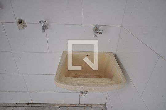 Área de Serviço de casa para alugar com 2 quartos, 110m² em Vila Mazzei, São Paulo