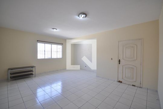 Casa para alugar com 2 quartos, 110m² em Vila Mazzei, São Paulo
