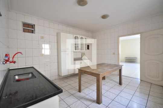 Cozinha de casa para alugar com 2 quartos, 110m² em Vila Mazzei, São Paulo