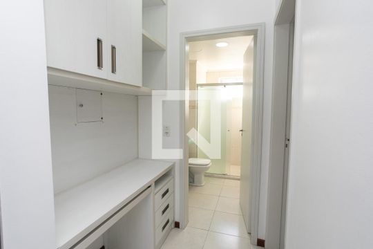 Escritório de apartamento à venda com 1 quarto, 48m² em Vila Ipiranga, Porto Alegre
