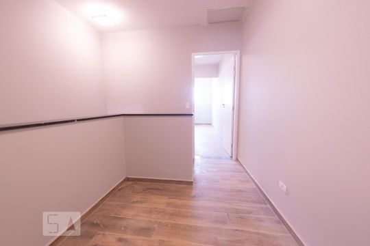 Hall àrea da Escada de casa para alugar com 2 quartos, 100m² em Parque da Mooca, São Paulo