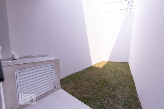 Quintal Gramado (Fundos) de casa para alugar com 2 quartos, 100m² em Parque da Mooca, São Paulo