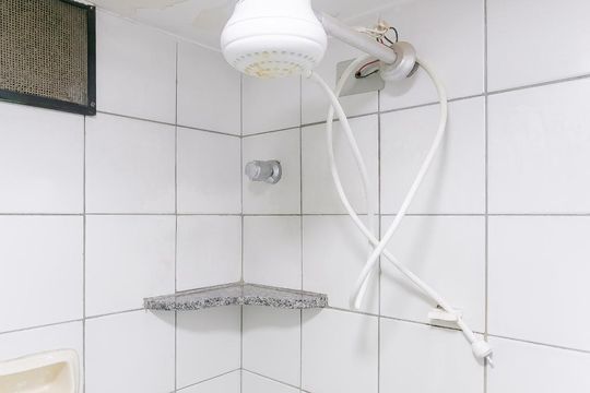 BANHEIRO de apartamento para alugar com 1 quarto, 44m² em Asa Norte, Brasília