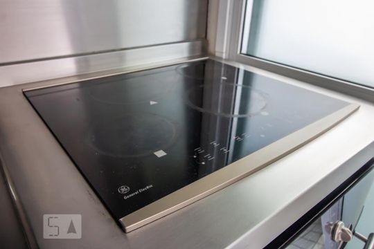 Cozinha detalhe de apartamento à venda com 1 quarto, 70m² em Vila Madalena, São Paulo