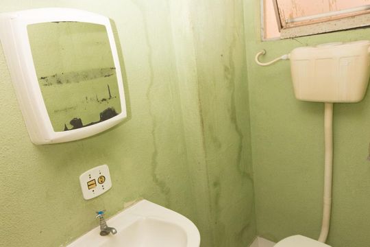Banheiro de apartamento à venda com 2 quartos, 50m² em Taquara, Rio de Janeiro