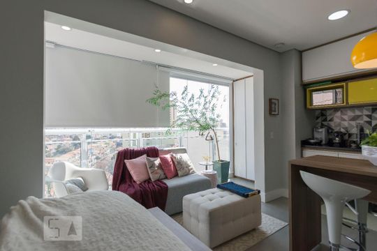 Varanda de kitnet/studio para alugar com 1 quarto, 30m² em Aclimação, São Paulo