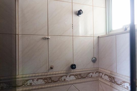 Banheiro social 2 de apartamento para alugar com 3 quartos, 84m² em Vila Parque Jabaquara, São Paulo