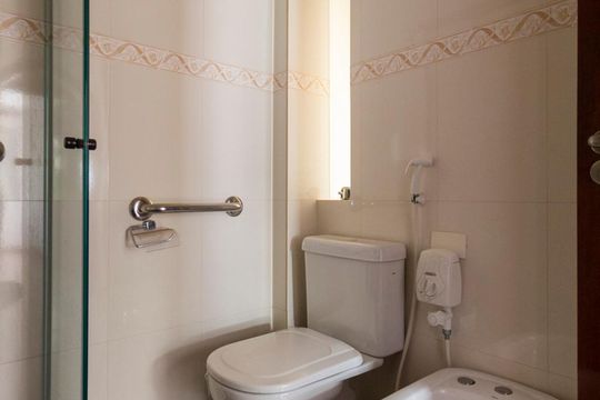 Banheiro social 1 de apartamento para alugar com 3 quartos, 84m² em Vila Parque Jabaquara, São Paulo