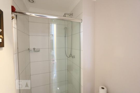 banheiro de apartamento para alugar com 1 quarto, 38m² em Vila Andrade, São Paulo