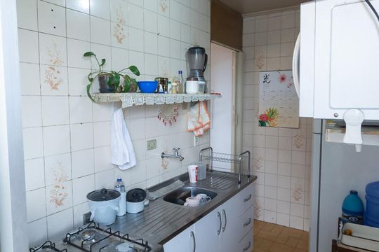 Cozinha de apartamento à venda com 2 quartos, 55m² em Vila Constança, São Paulo