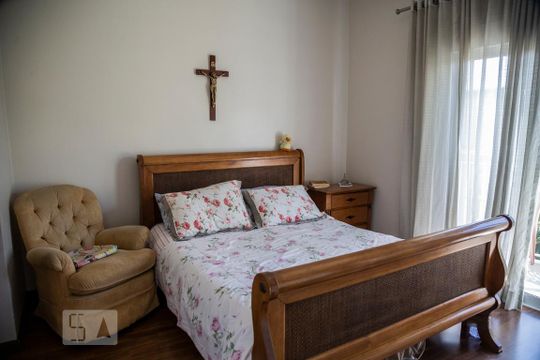 Suíte 1 de casa para alugar com 5 quartos, 555m² em Vila Paranaguá, São Paulo