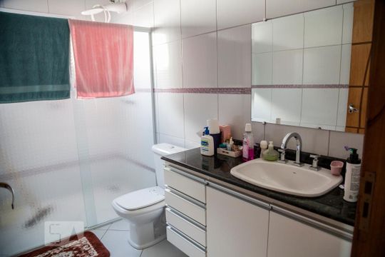 Banheiro 2 de casa para alugar com 5 quartos, 555m² em Vila Paranaguá, São Paulo