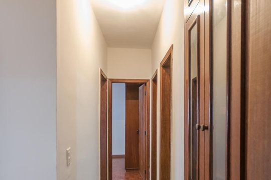 Corredor de apartamento para alugar com 3 quartos, 70m² em Nova Granada, Belo Horizonte