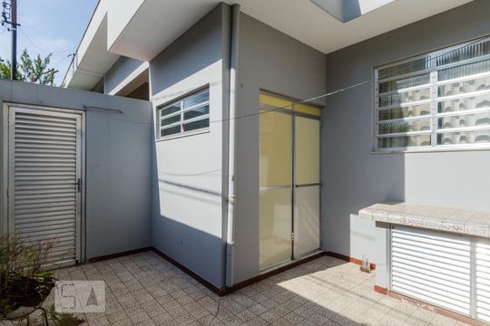 Quintal de casa à venda com 3 quartos, 110m² em Jardim do Mar, São Bernardo do Campo