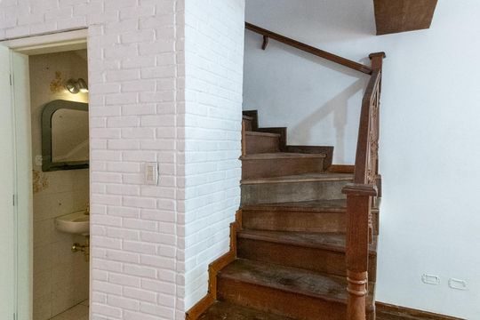 Escada de casa para alugar com 3 quartos, 160m² em Vila Olímpia, São Paulo