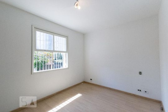 Quarto 2 de casa para alugar com 3 quartos, 160m² em Vila Olímpia, São Paulo