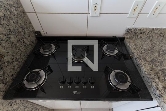 Cozinha de apartamento para alugar com 3 quartos, 74m² em Setor Goiânia 2, Goiânia