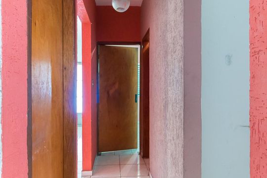 Corredor de casa à venda com 2 quartos, 65m² em Jardim Maringá, São Paulo