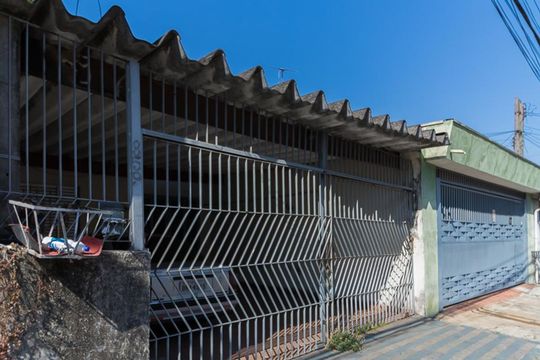 Fachada de casa à venda com 2 quartos, 65m² em Jardim Maringá, São Paulo