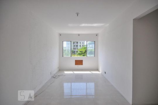 Sala de apartamento à venda com 4 quartos, 157m² em Taquara, Rio de Janeiro