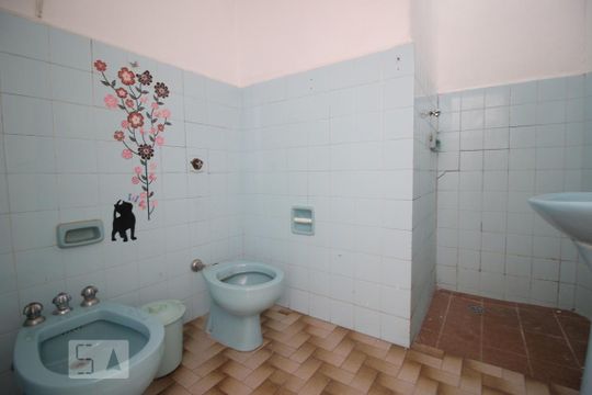 Banheiro de casa para alugar com 2 quartos, 110m² em Vila Baruel, São Paulo