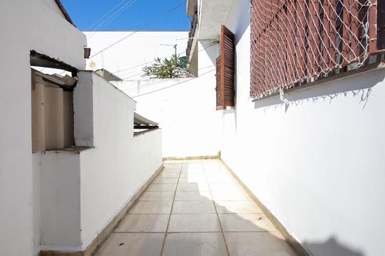 Entrada de casa para alugar com 2 quartos, 110m² em Vila Baruel, São Paulo