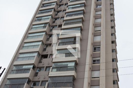 Fachada de apartamento para alugar com 2 quartos, 66m² em Caxingui, São Paulo