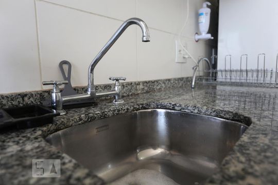 Cozinha de apartamento para alugar com 1 quarto, 41m² em Umuarama, Osasco