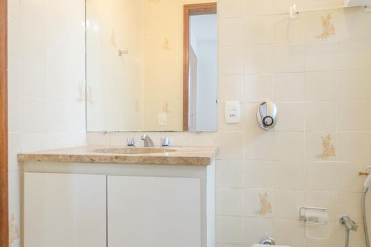 Banheiro da Suíte de apartamento para alugar com 3 quartos, 90m² em Cidade Jardim, Belo Horizonte