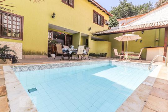 Área Externa - Piscina de casa de condomínio à venda com 5 quartos, 360m² em Taquara, Rio de Janeiro