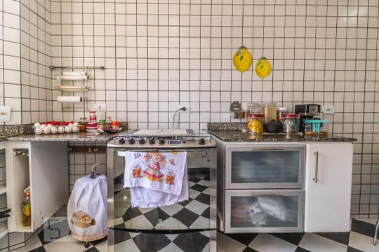 Cozinha de casa de condomínio à venda com 5 quartos, 360m² em Taquara, Rio de Janeiro