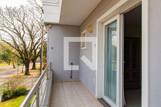 Varanda de casa à venda com 4 quartos, 400m² em Igara, Canoas