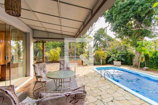 Área comum de casa à venda com 4 quartos, 400m² em Igara, Canoas