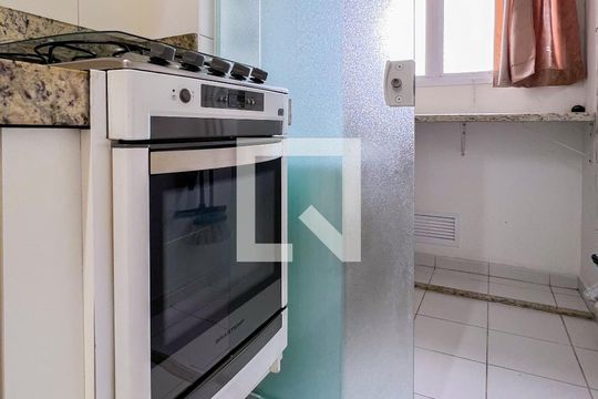 Cozinha de apartamento para alugar com 2 quartos, 58m² em Vila Clementino, São Paulo
