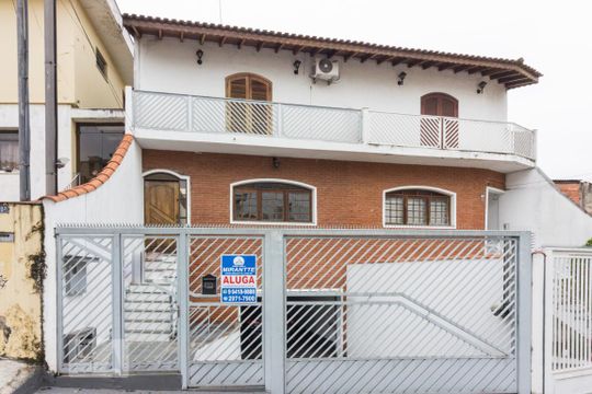 Fachada de casa à venda com 3 quartos, 130m² em Jardim Picolo, São Paulo