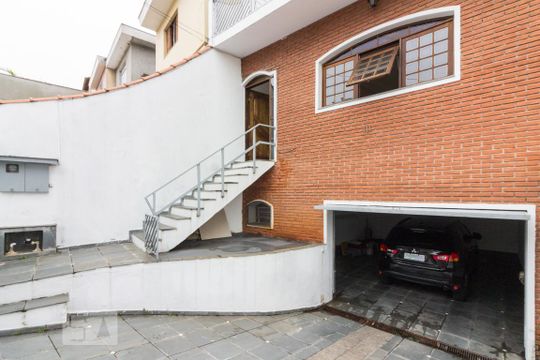 Garagem de casa à venda com 3 quartos, 130m² em Jardim Picolo, São Paulo