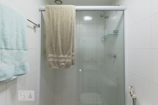 Banheiro de apartamento para alugar com 2 quartos, 78m² em Barra da Tijuca, Rio de Janeiro