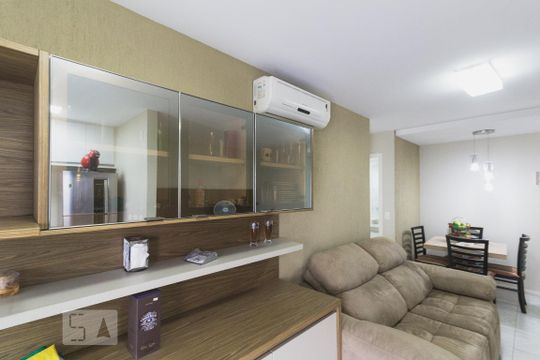 Cozinha de apartamento para alugar com 2 quartos, 78m² em Barra da Tijuca, Rio de Janeiro